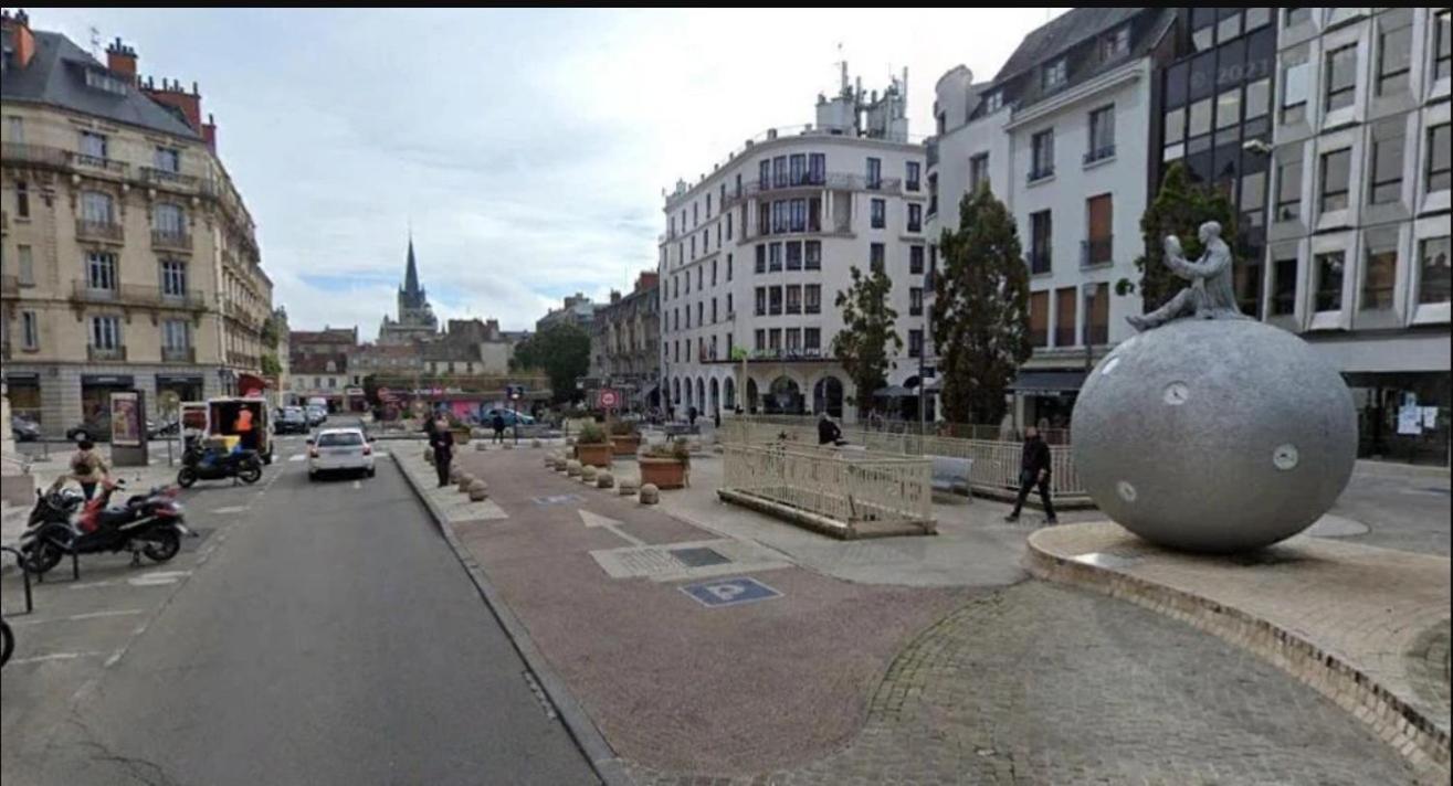 Terrasse Godrans En Plein Cœur De Dijon